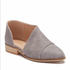 Catherine malandrino snake 🐍 embossed flat